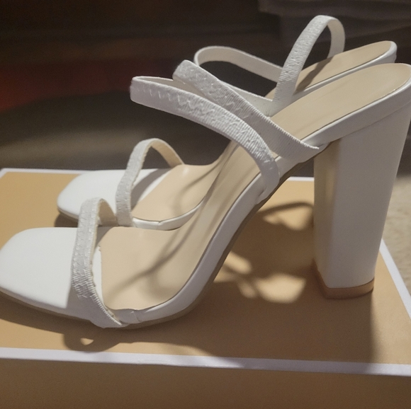 White Heel sandals - Picture 4 of 6